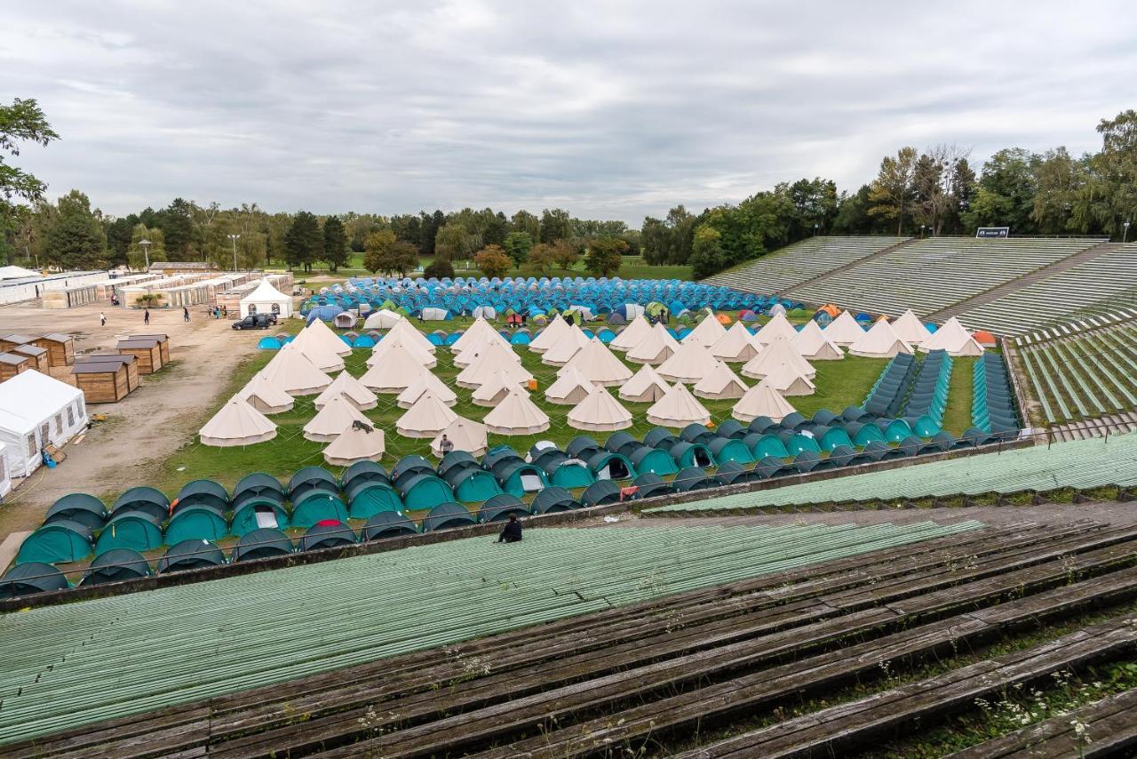 Oktoberfest Wiesn Camp Lodge Μόναχο Εξωτερικό φωτογραφία